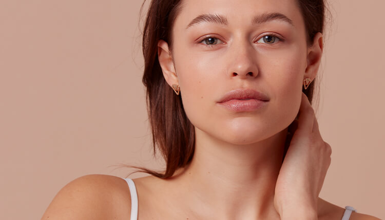 Peau sèche à tendance acnéique : quelles solutions ?